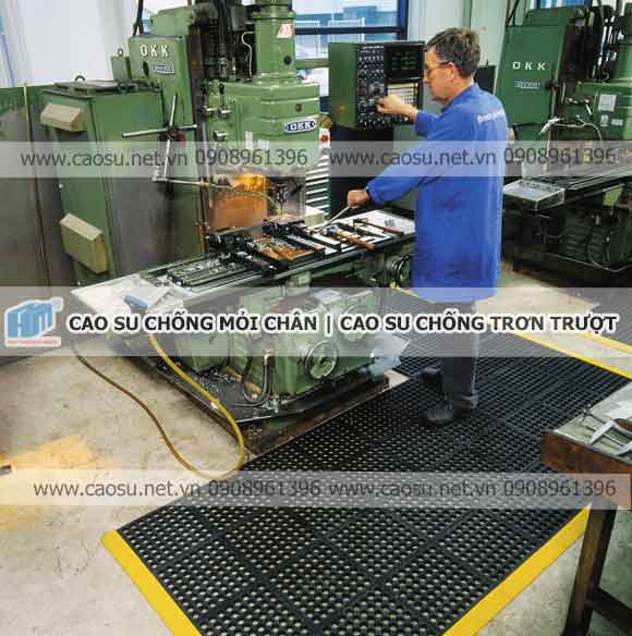 Thảm cao su lót sàn chống trơn trượt có lỗ thoát nước